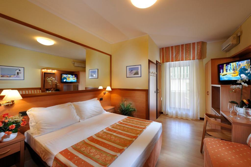 Hotel Al Prater Lignano Sabbiadoro Habitación foto