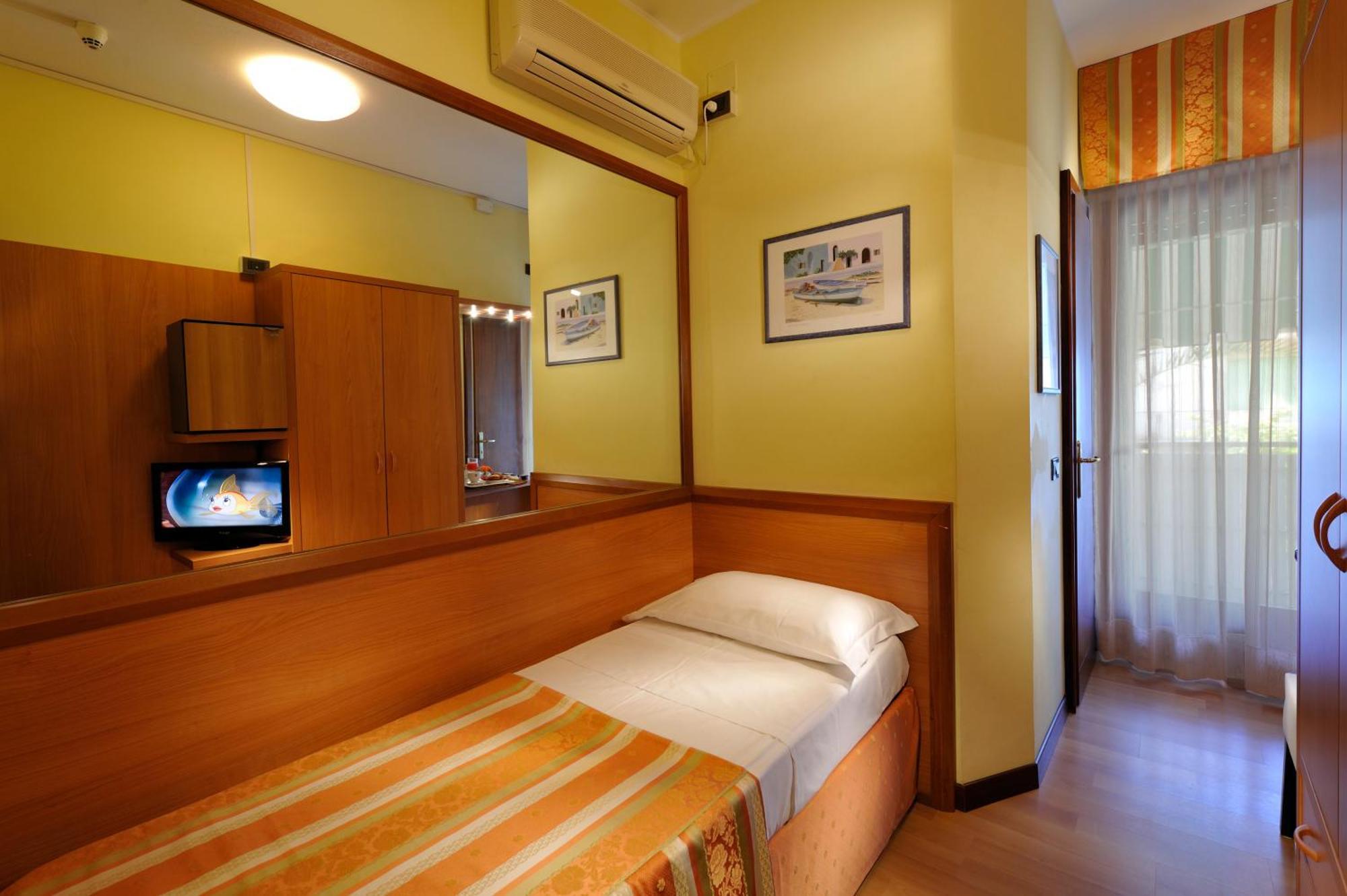 Hotel Al Prater Lignano Sabbiadoro Exterior foto