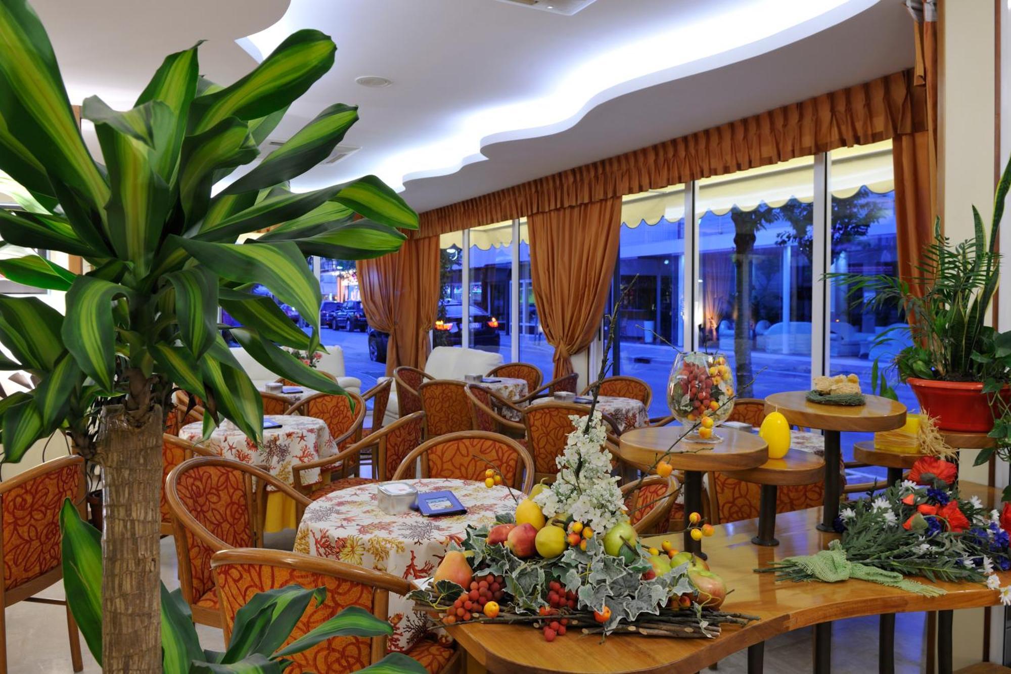 Hotel Al Prater Lignano Sabbiadoro Exterior foto