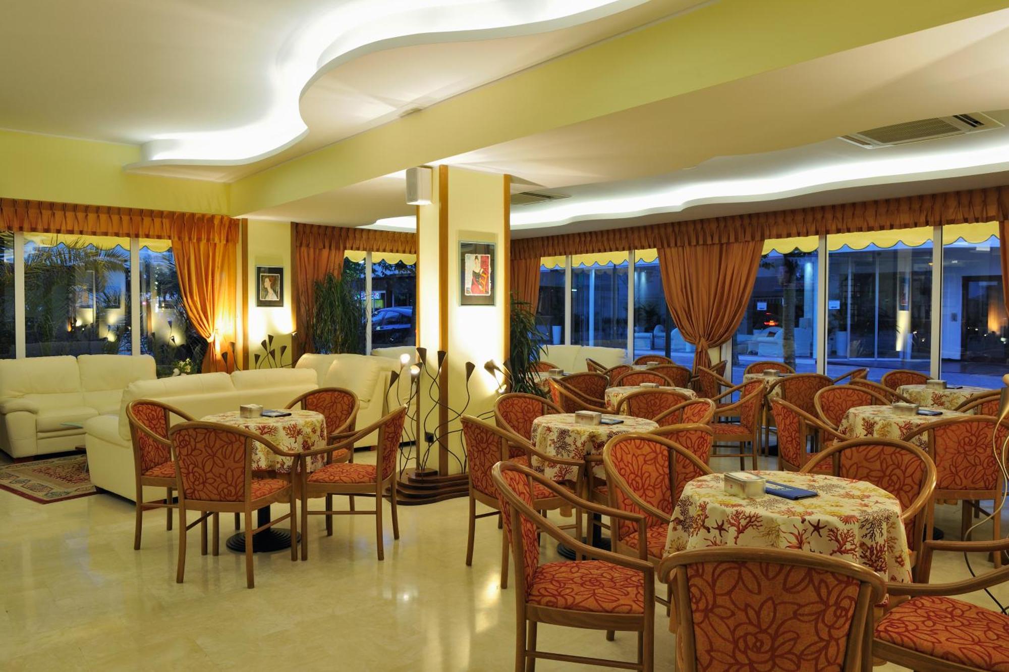 Hotel Al Prater Lignano Sabbiadoro Exterior foto