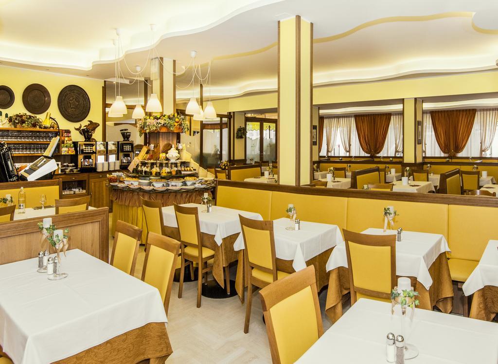Hotel Al Prater Lignano Sabbiadoro Exterior foto